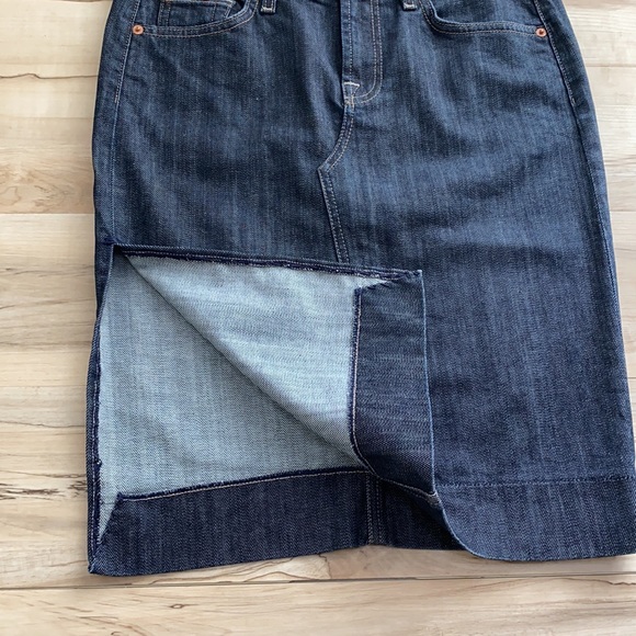 7 For All Mankind 28 Jean Skirt with Skull - Picture 4 of 7